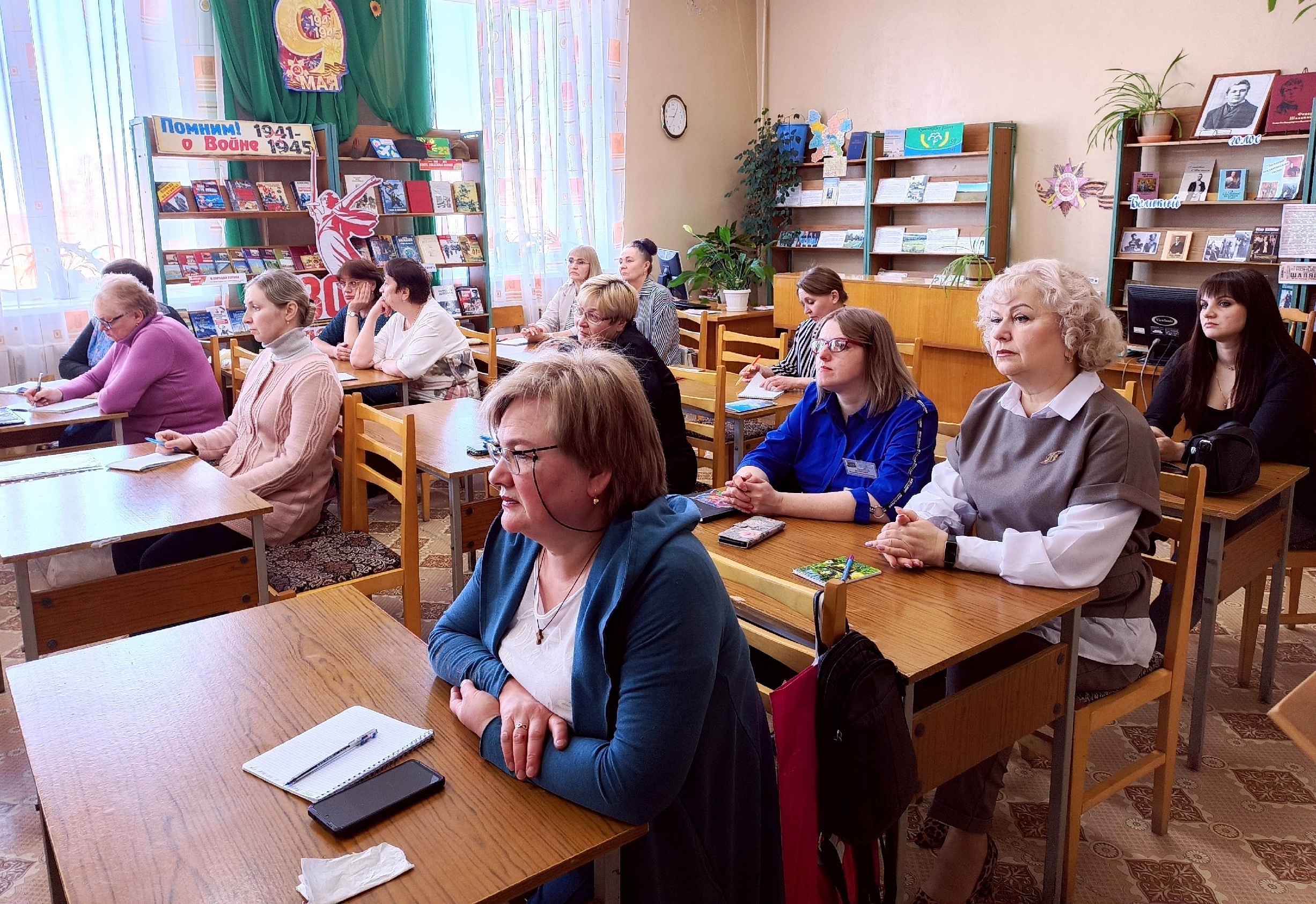 В библиотеке Фищева состоялось итоговое совещание среди сотрудников библиотек Куменского района.