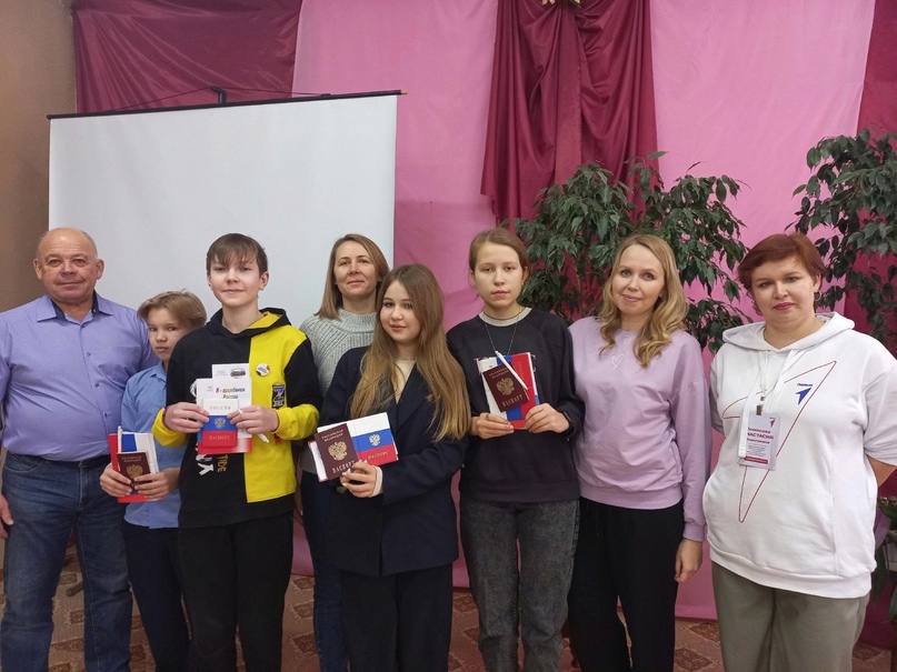 Торжественная церемония вручения паспортов юным гражданам Куменского района.