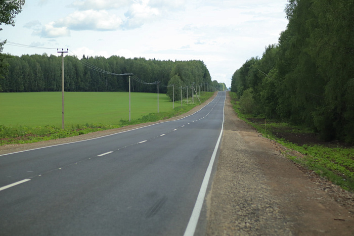 В Куменском районе отремонтировали дорогу на 4 месяца раньше срока.