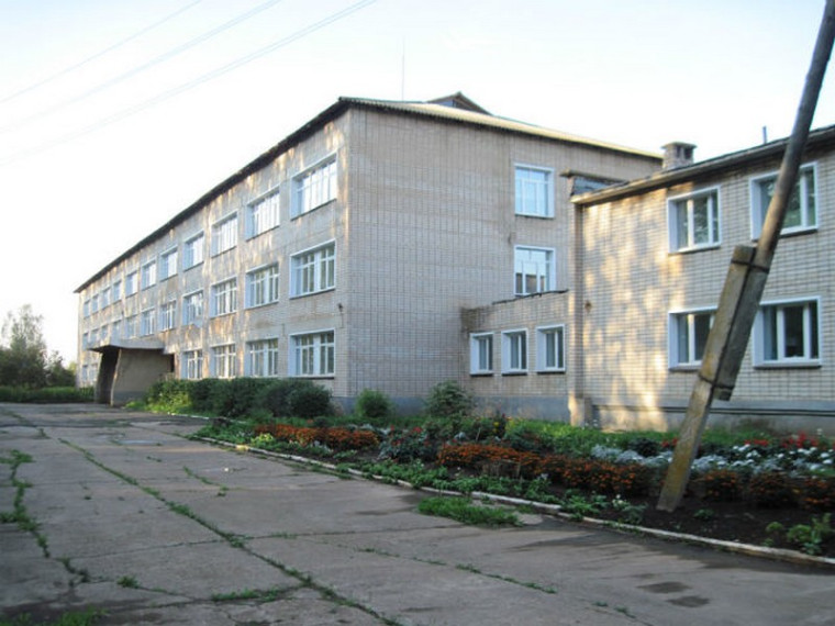 В Краснооктябрьской школе отремонтируют фасад. В Краснооктябрьской школе отремонтируют фасад.