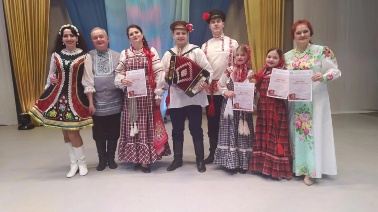 XVI Областной конкурс гармонистов и любителей народной песни «Играй и пой, моя гармонь». XVI Областной конкурс гармонистов и любителей народной песни «Играй и пой, моя гармонь».