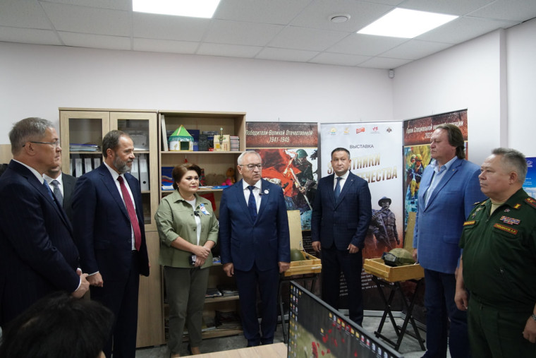 Игорь Комаров высоко оценил возможности республиканского филиала госфонда «Защитники Отечества». Игорь Комаров высоко оценил возможности республиканского филиала госфонда «Защитники Отечества».