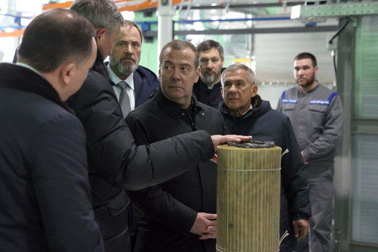Заместитель Председателя Совета Безопасности РФ Дмитрий Медведев посетил Казань. Заместитель Председателя Совета Безопасности РФ Дмитрий Медведев посетил Казань.